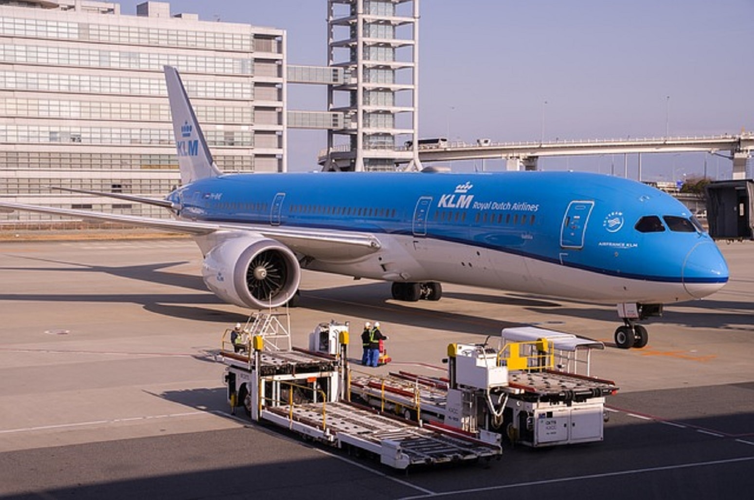 Flugzeug Crash: KLM und easyJet Maschine verkeilen sich